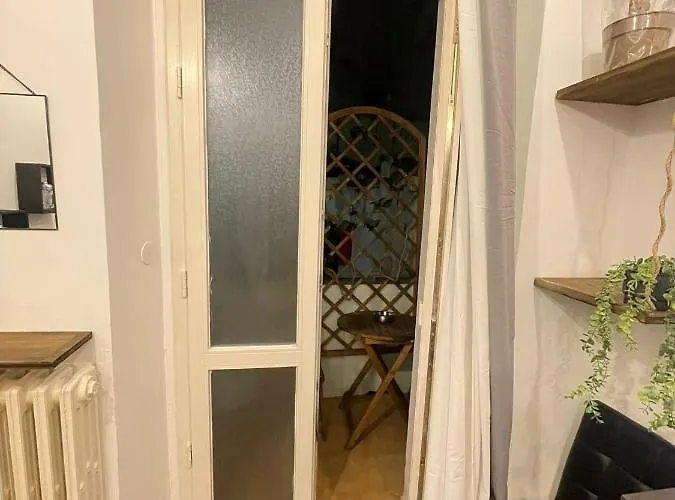 Apartment Show House *