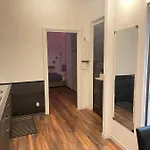 Show House Apartmán *