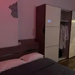 Show House Apartmán *